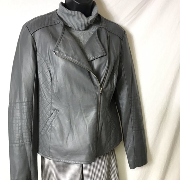 Nice leather jacket size medium - Picture 2 of 10